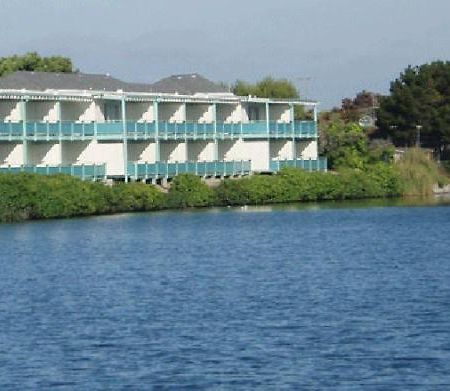 אלאמדה Coral Reef Inn & Condo Suites מראה חיצוני תמונה