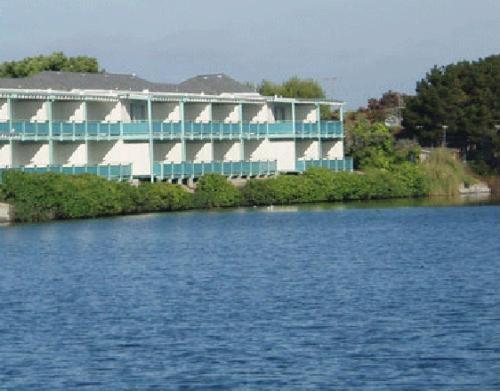 אלאמדה Coral Reef Inn & Condo Suites מראה חיצוני תמונה
