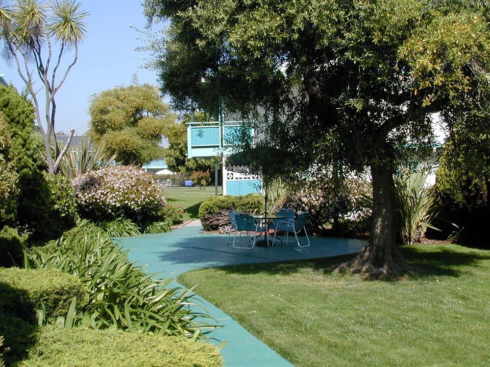 אלאמדה Coral Reef Inn & Condo Suites מראה חיצוני תמונה